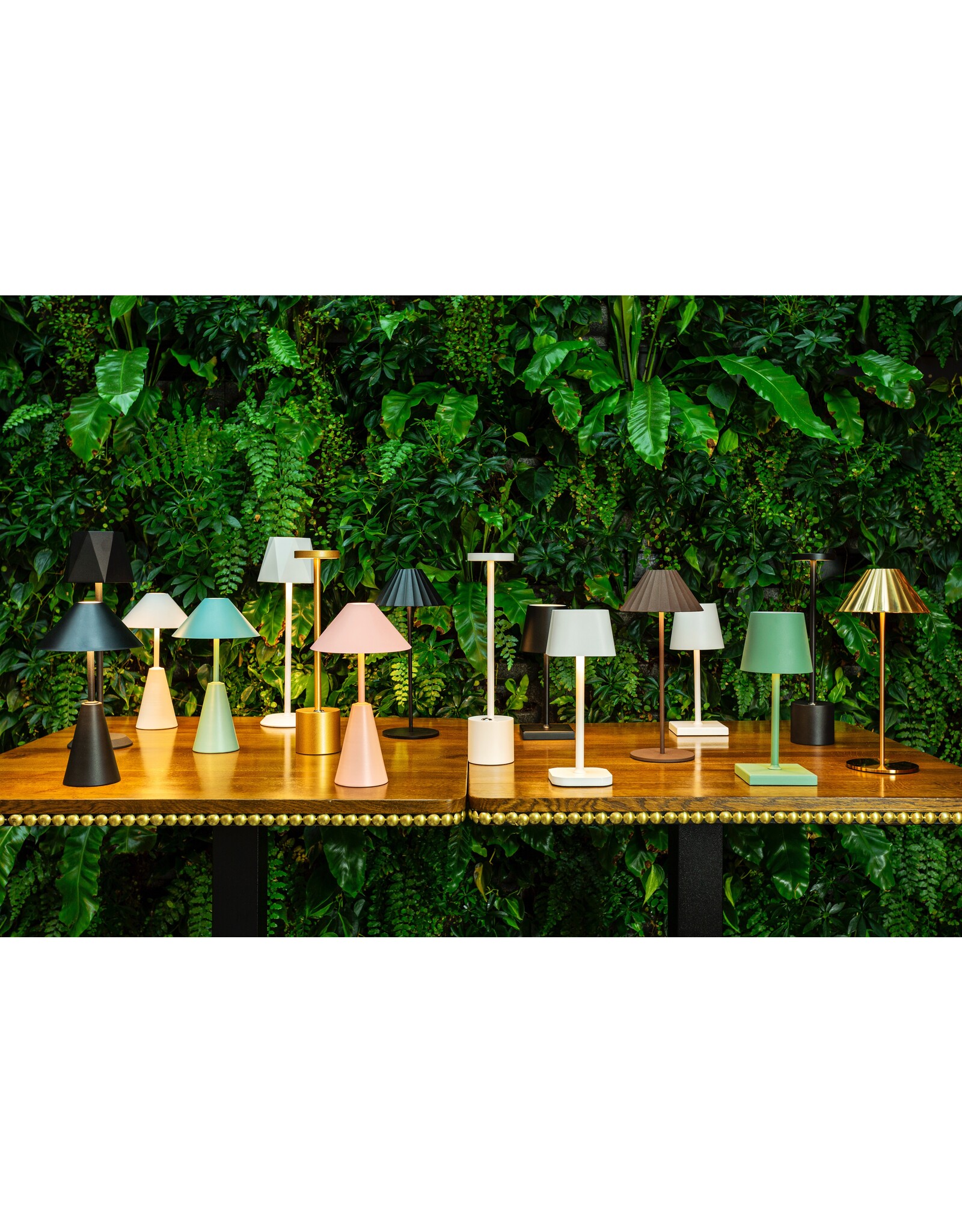 Stylepoint Charger for 15 table lamps, 220V, with EU and UK plug