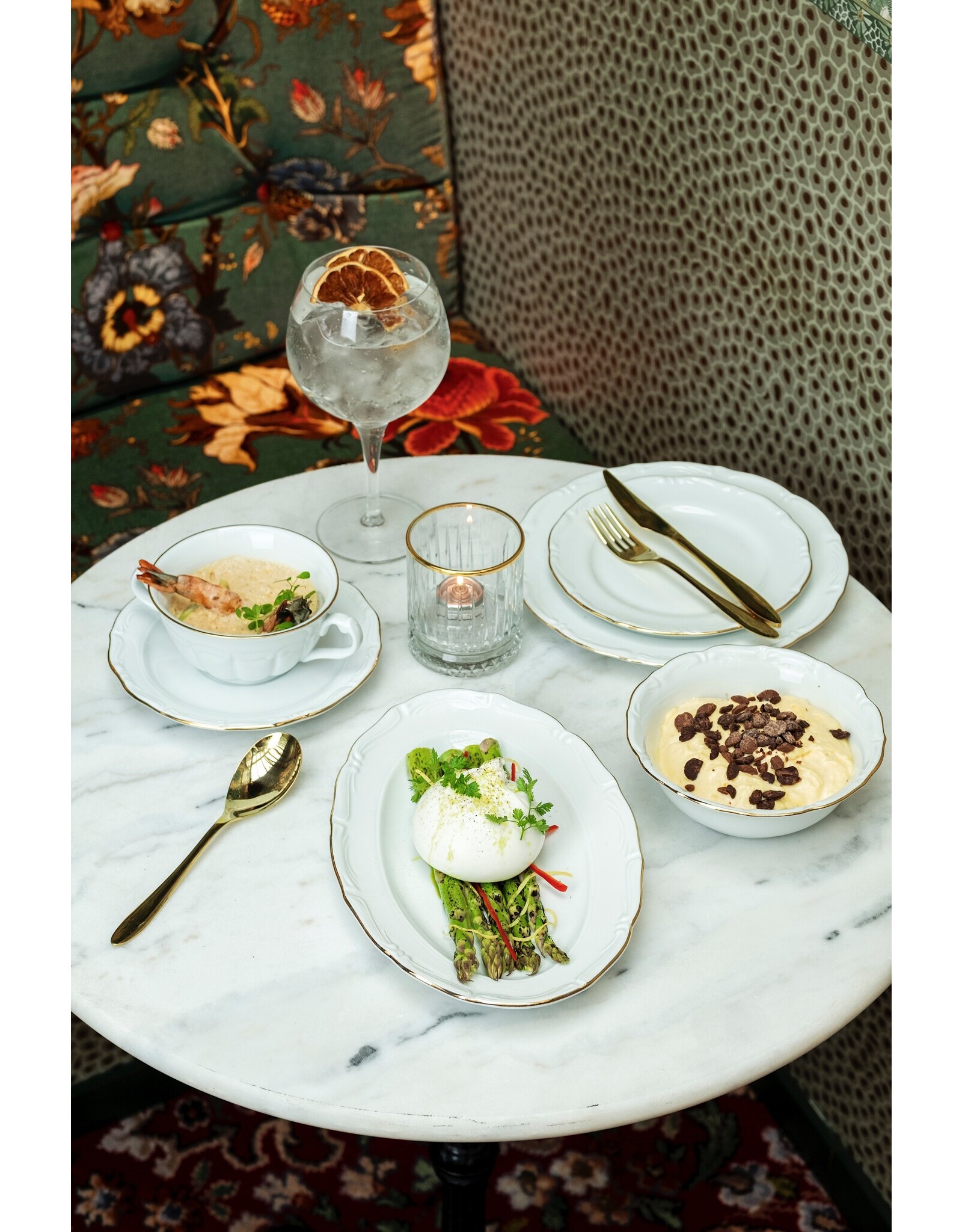 Stylepoint Q Basic Maria Theresa Plate, White with gold rim, 28cm