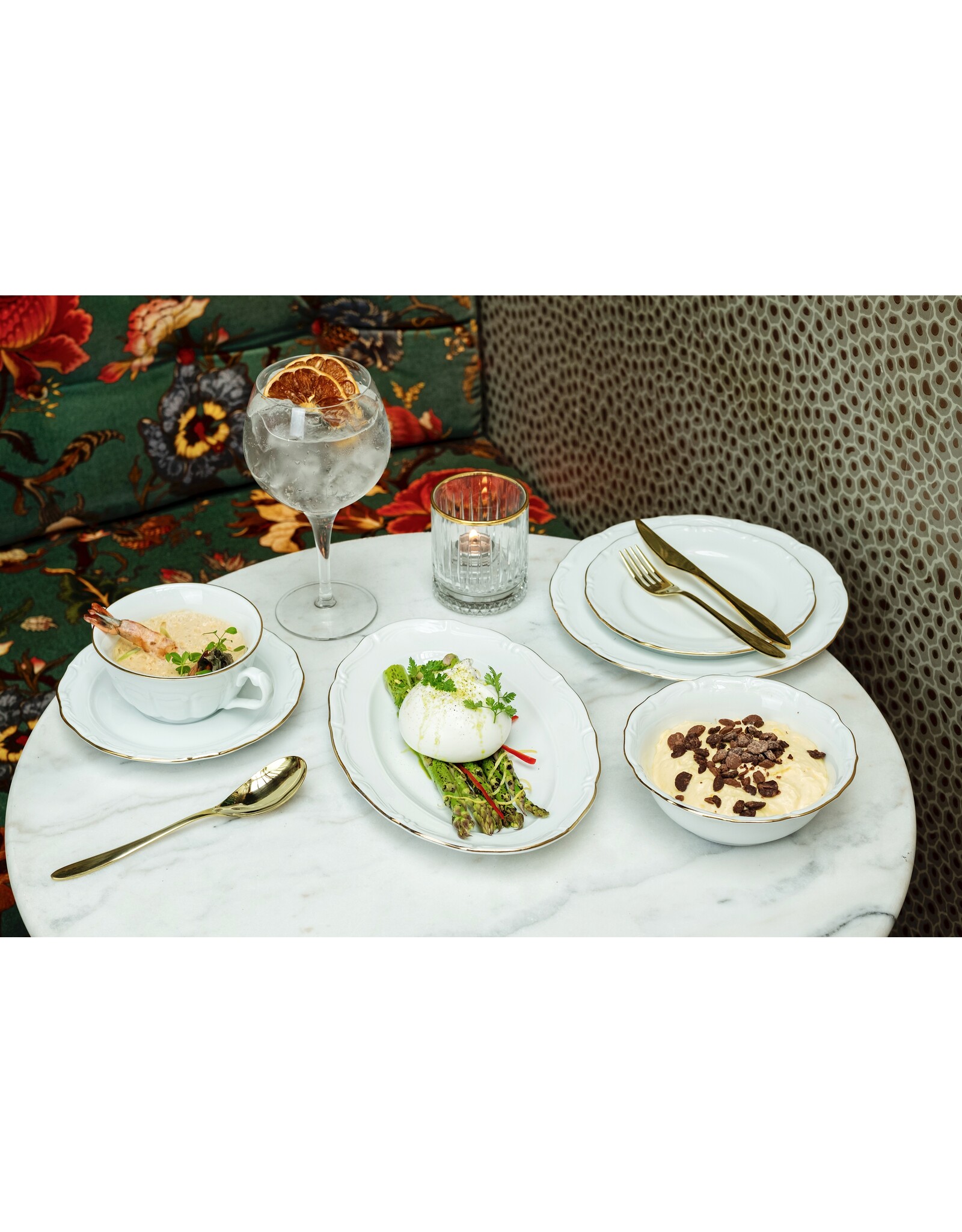 Stylepoint Q Basic Maria Theresa Plate, White with gold rim, 28cm