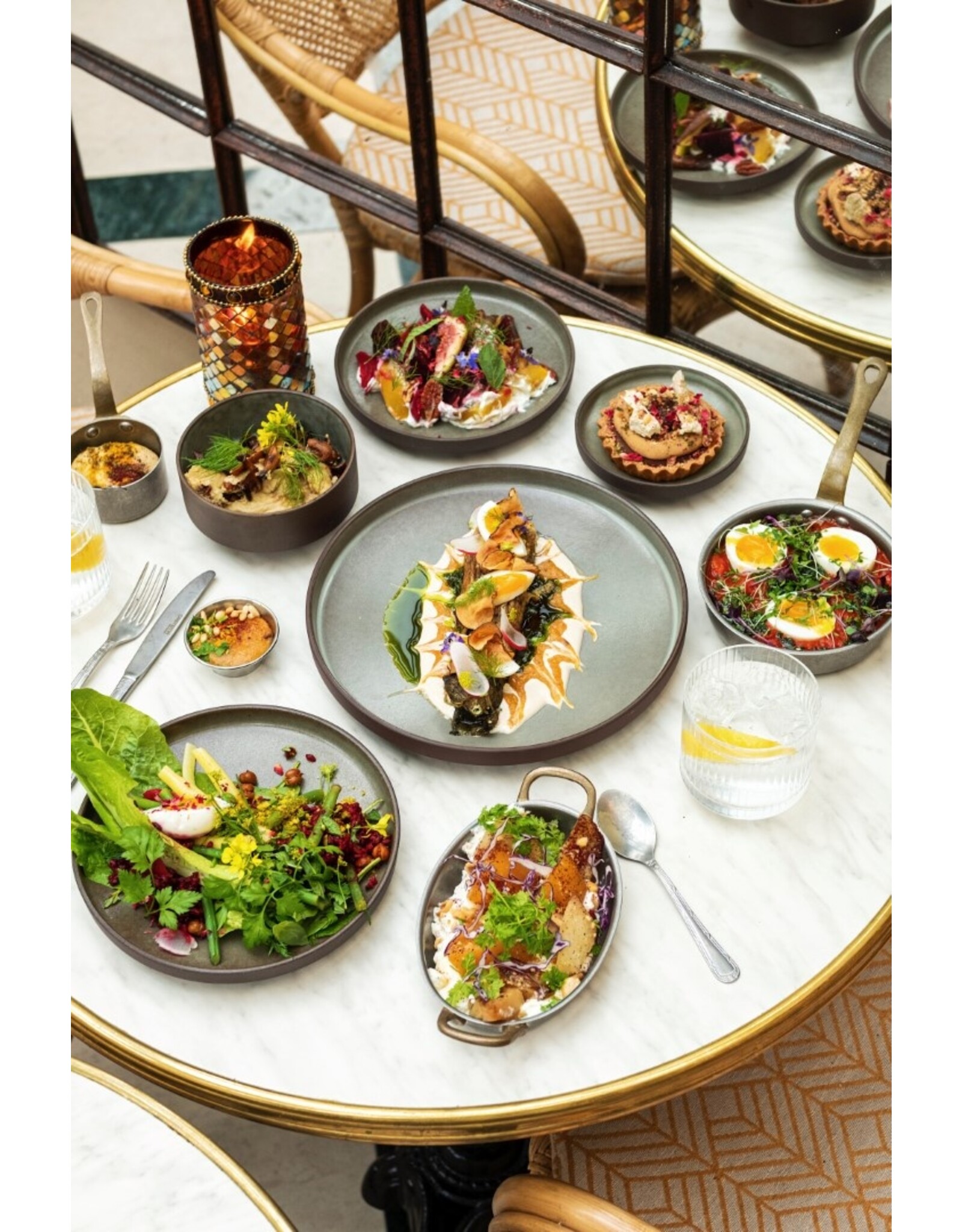 Stylepoint Forest round plate with natural tones, 20.5cm