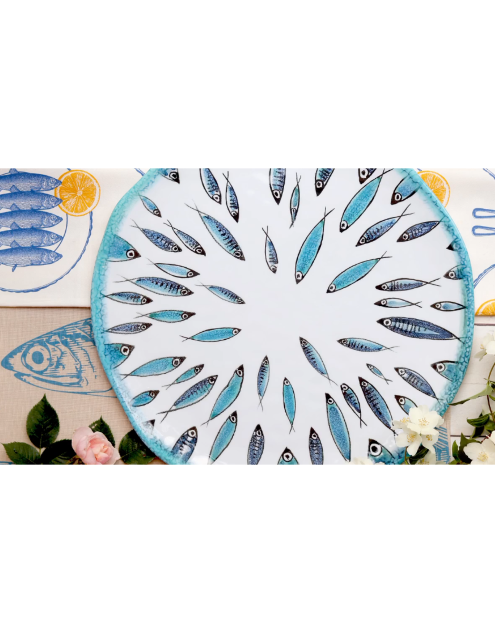 Arca Arca Fish  Melamine Rond Plat Bord met rand 35x4cm. De Fish melamine collectie heeft prachtige visjesmotieven die je een instant zomers gevoel bezorgt. - Copy - Copy - Copy