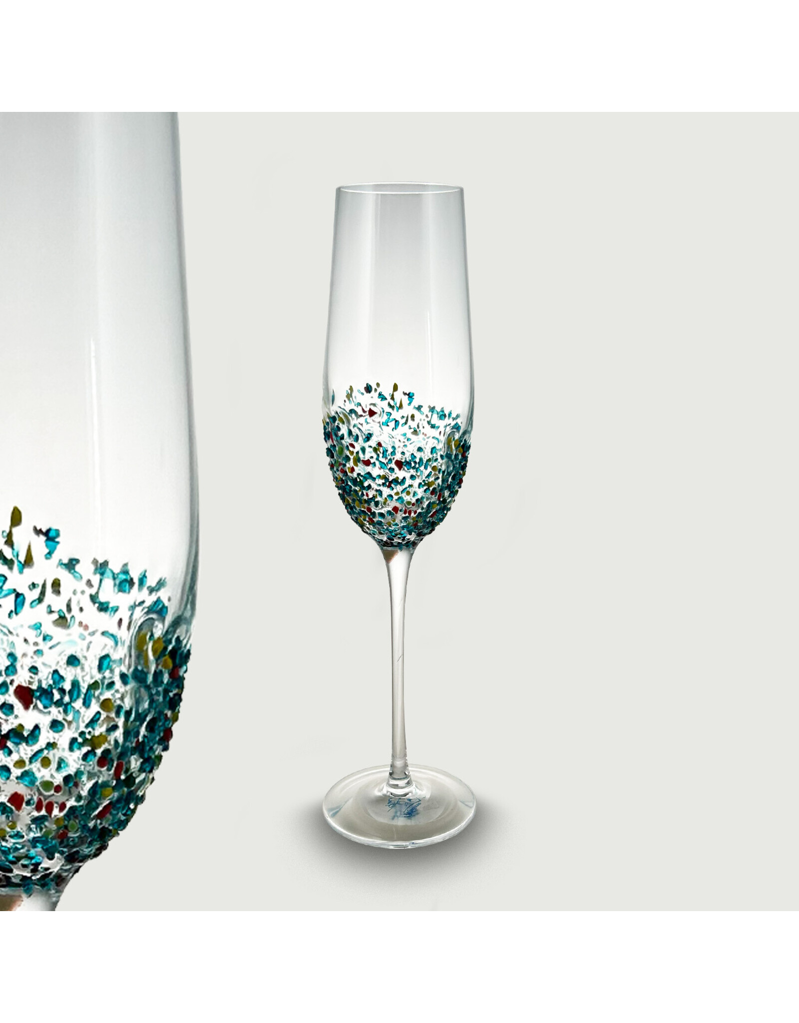 Arca Champagneglas Arca Spots, helder,  230ml, met vrolijk gekleurde spikkeltjes op de onderste helft van het glas