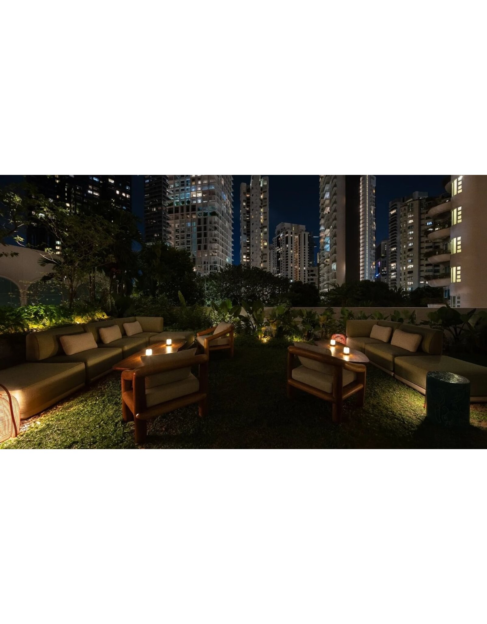 Humble Humble Firefly Horeca Table Light Gold Smoked, met zeer lange brandduur tot 140u