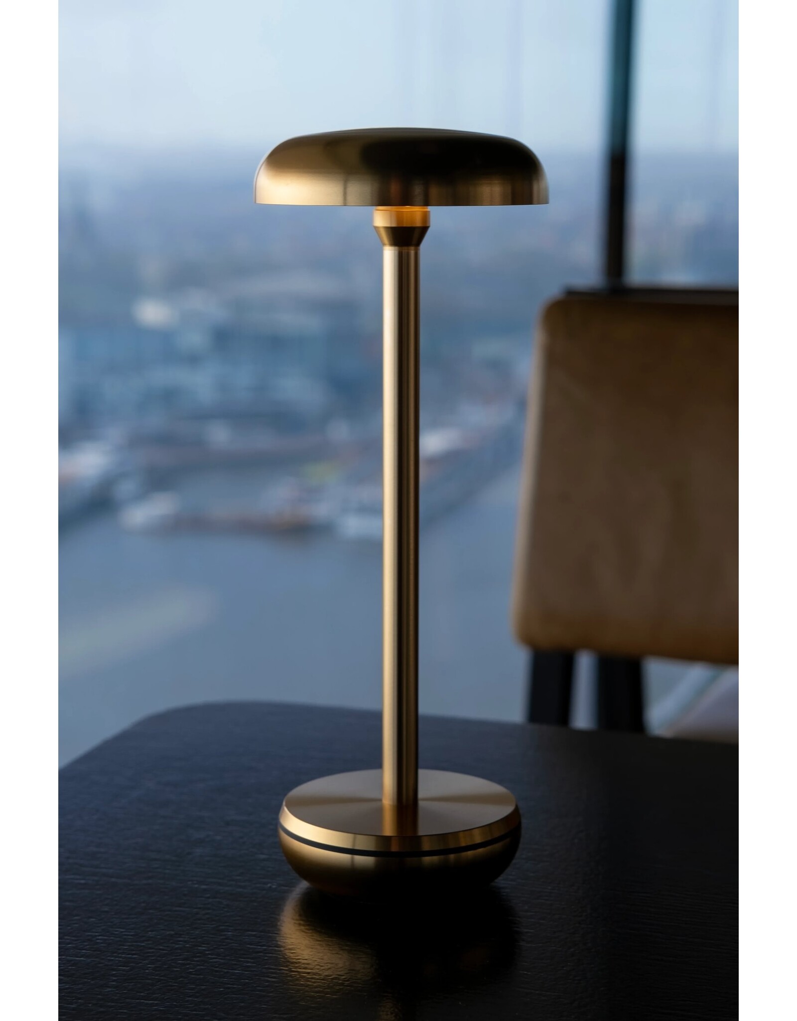 Humble Humble Air Horeca Table Light Gold, met zeer lange brandduur tot 140u