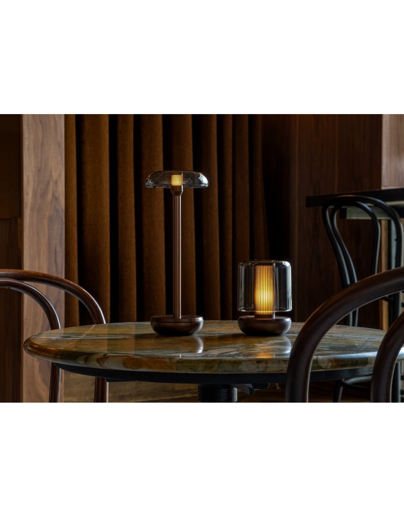 Humble Humble Air Horeca Table Light Bronze PC Smoked, met zeer lange brandduur tot 140u