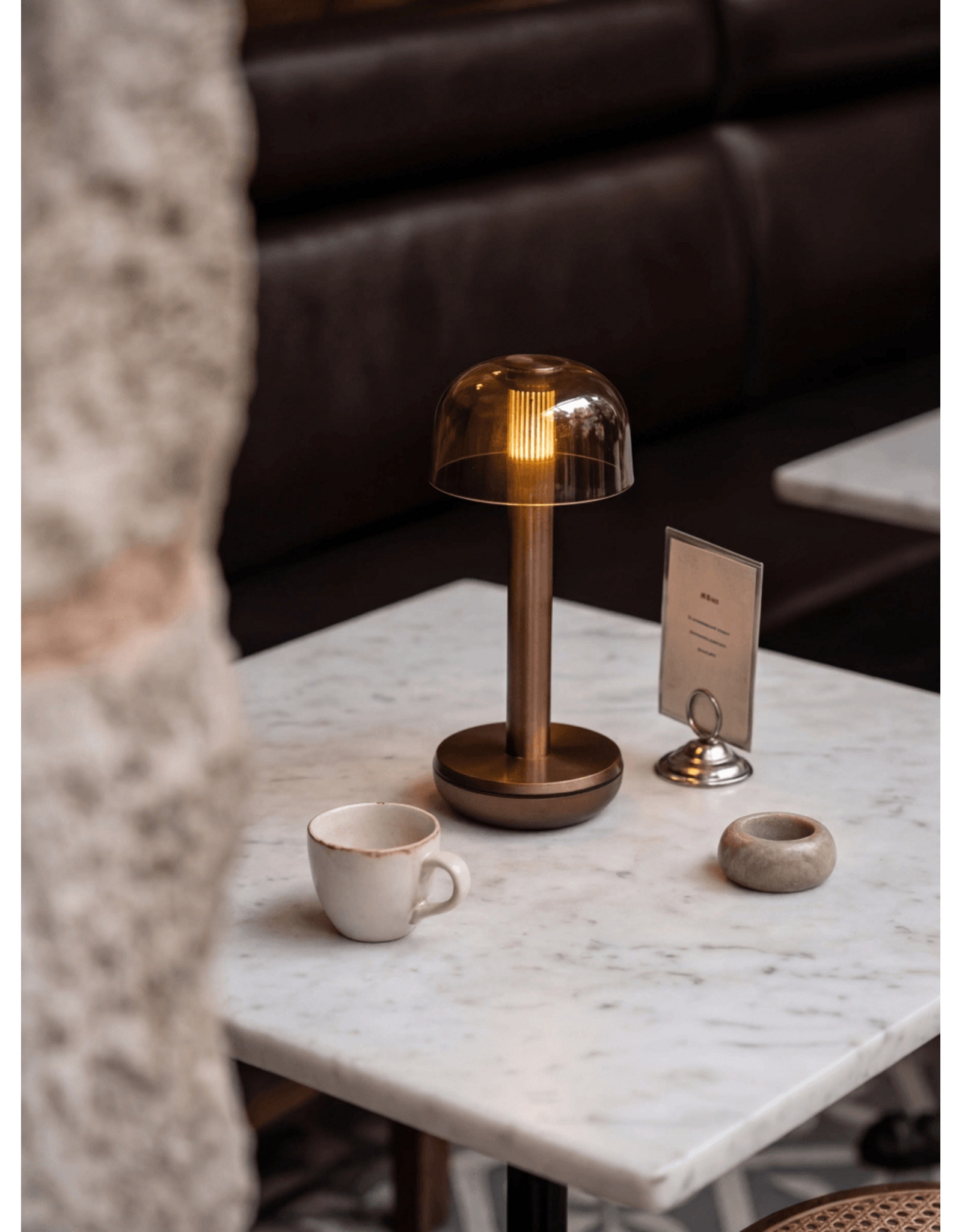 Humble Humble TWO Horeca Table Light Bronze PC Smoked, met lange brandduur tot 96u