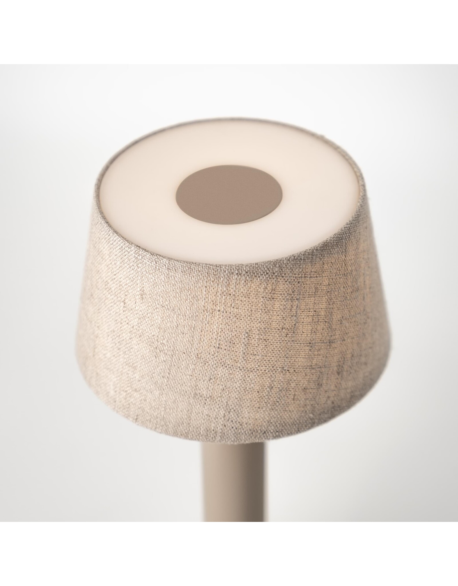 Humble Humble TWO Horeca Table Light Beige/Beige Linen, met lange brandduur tot 96u