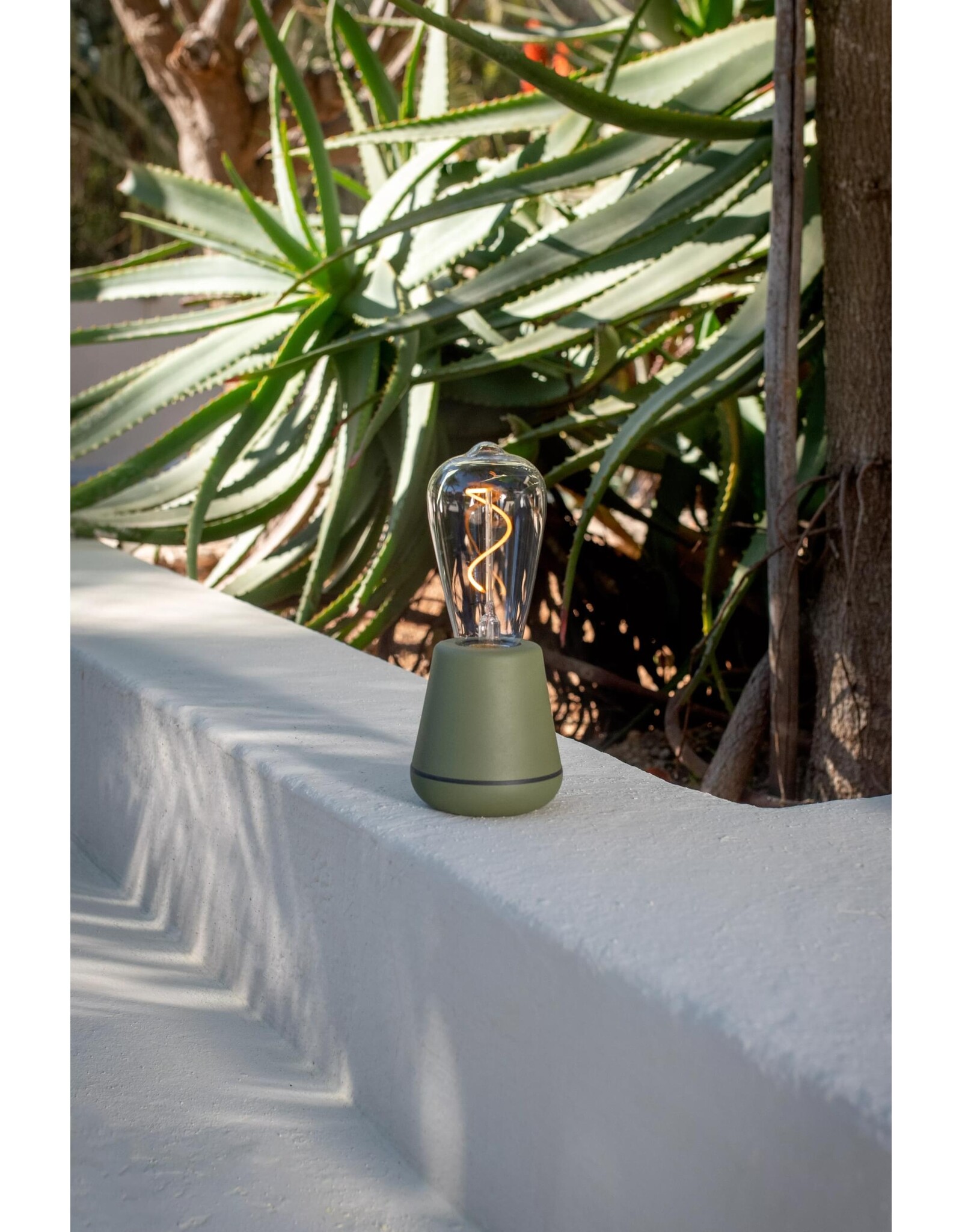 Humble Humble ONE  Hospitality Table Light Moss PET, with very ong burning time up till 140hrs