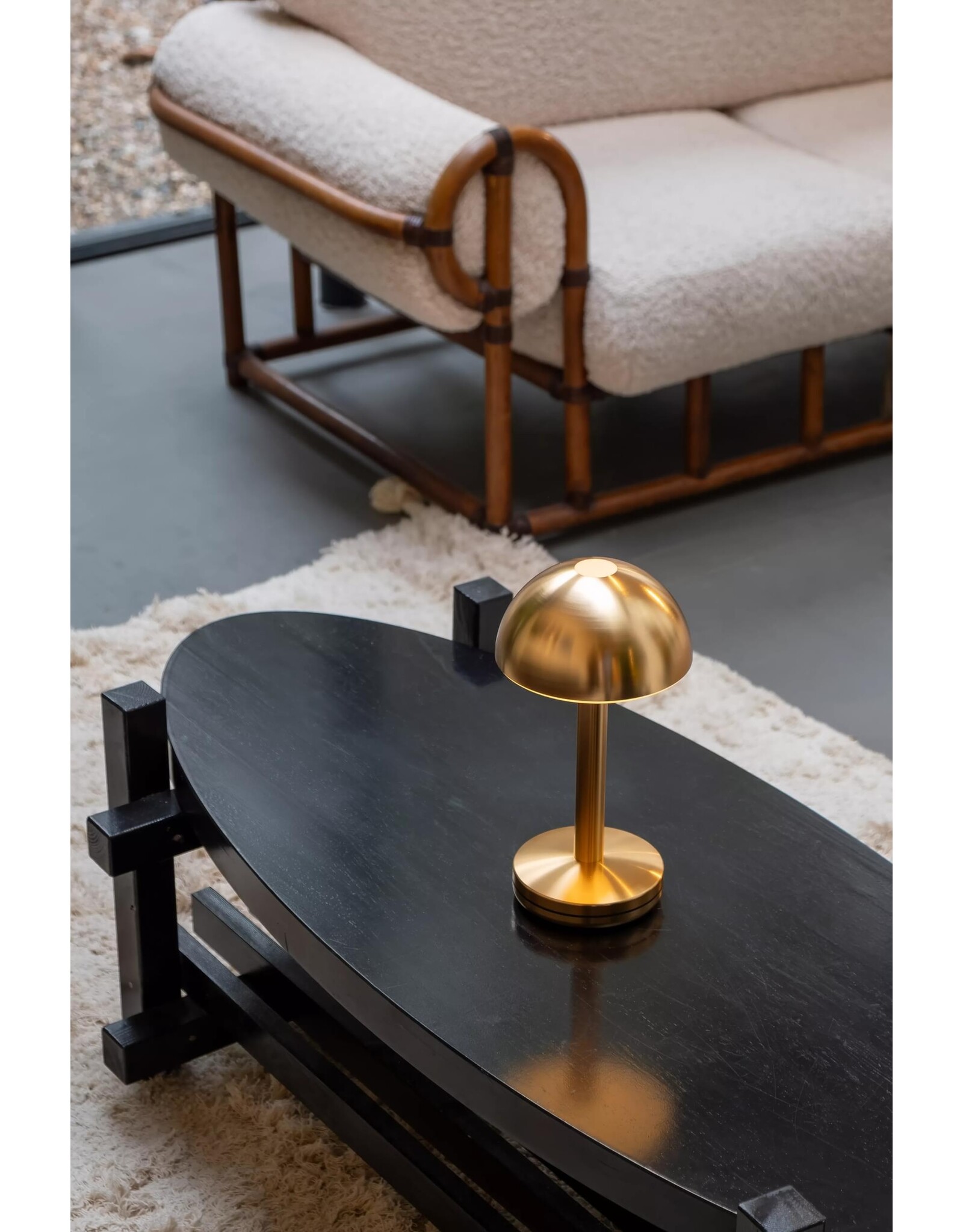 Humble Humble BUG Horeca Table Light Gold, met lange brandduur tot 90u