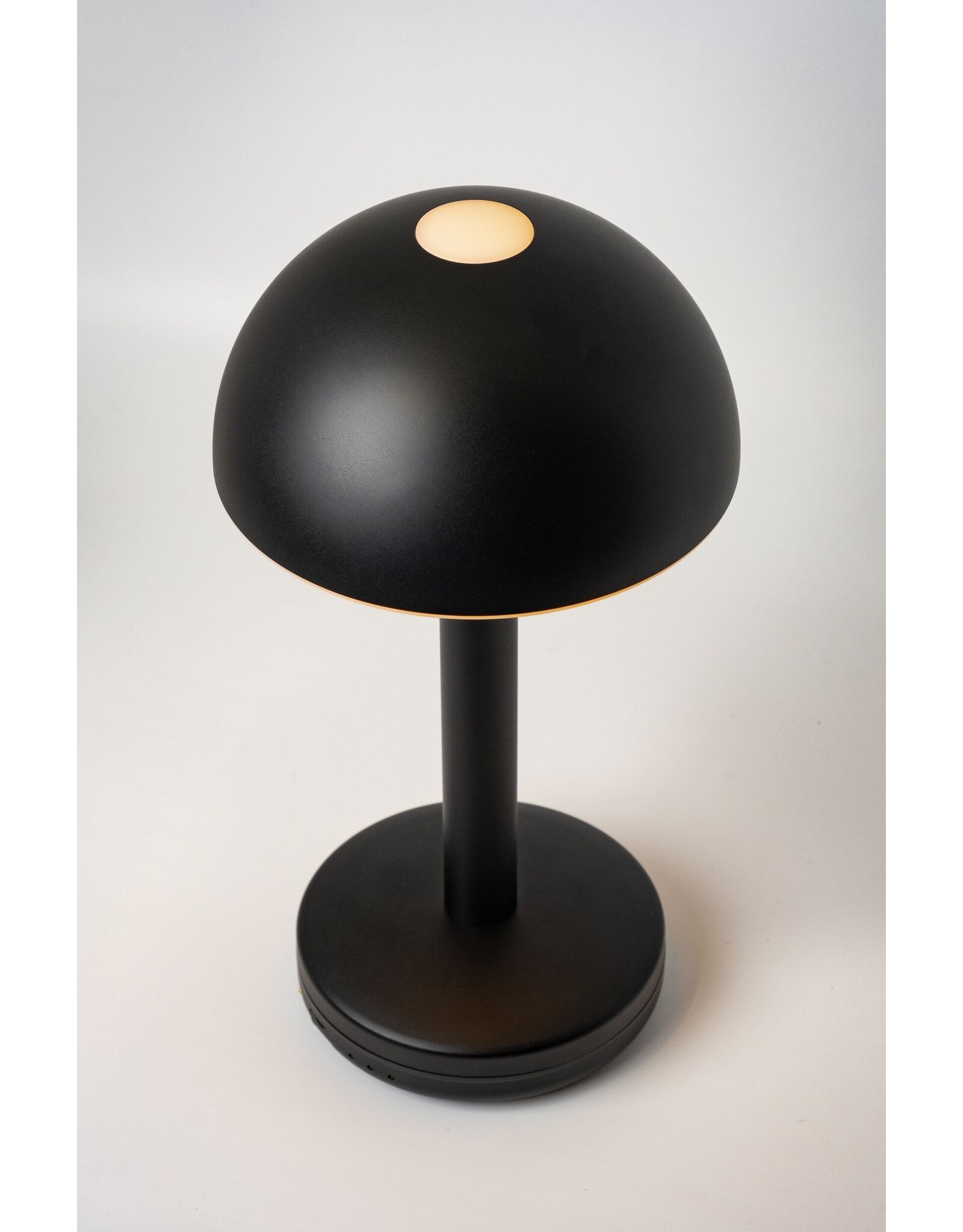 Humble Humble BUG Hospitality Table Light Black, with long burning time up till 90hrs