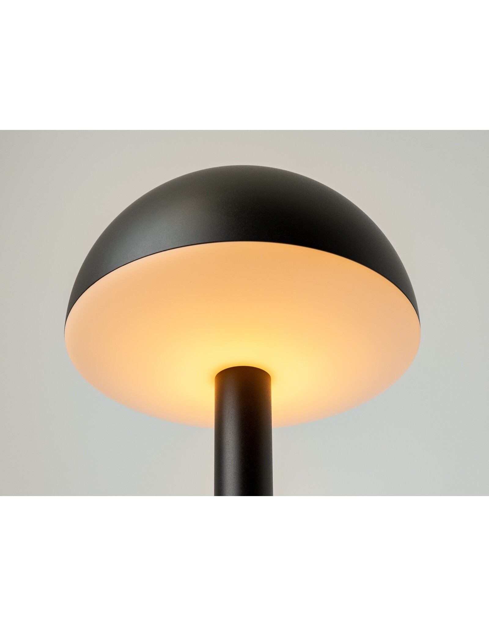 Humble Humble BUG Hospitality Table Light Black, with long burning time up till 90hrs