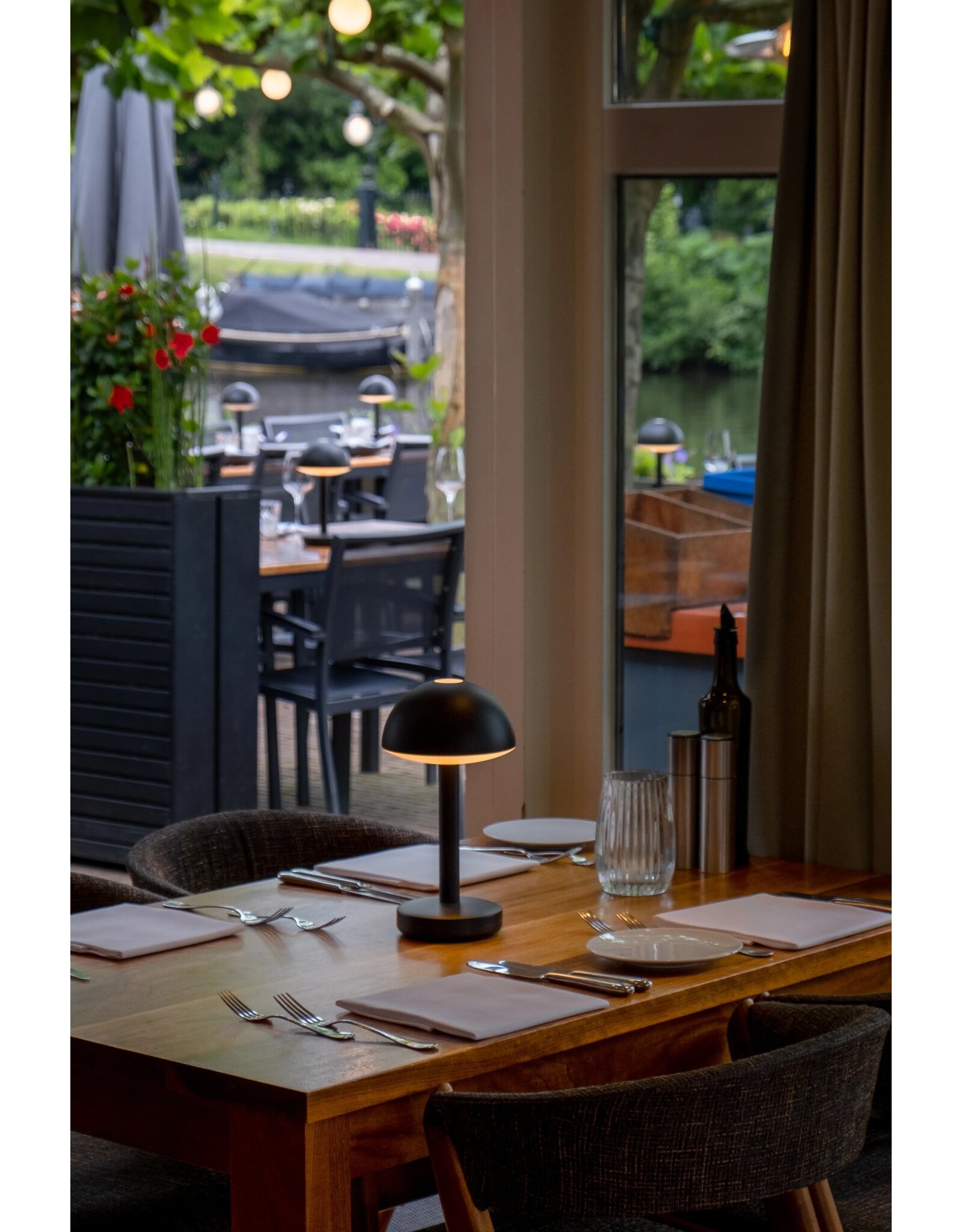 Humble Humble BUG Hospitality Table Light Black, with long burning time up till 90hrs