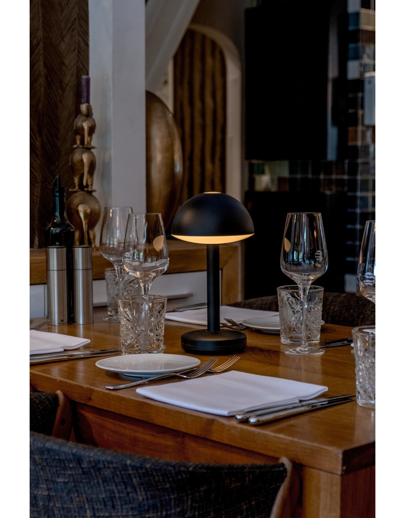 Humble Humble BUG Hospitality Table Light Black, with long burning time up till 90hrs