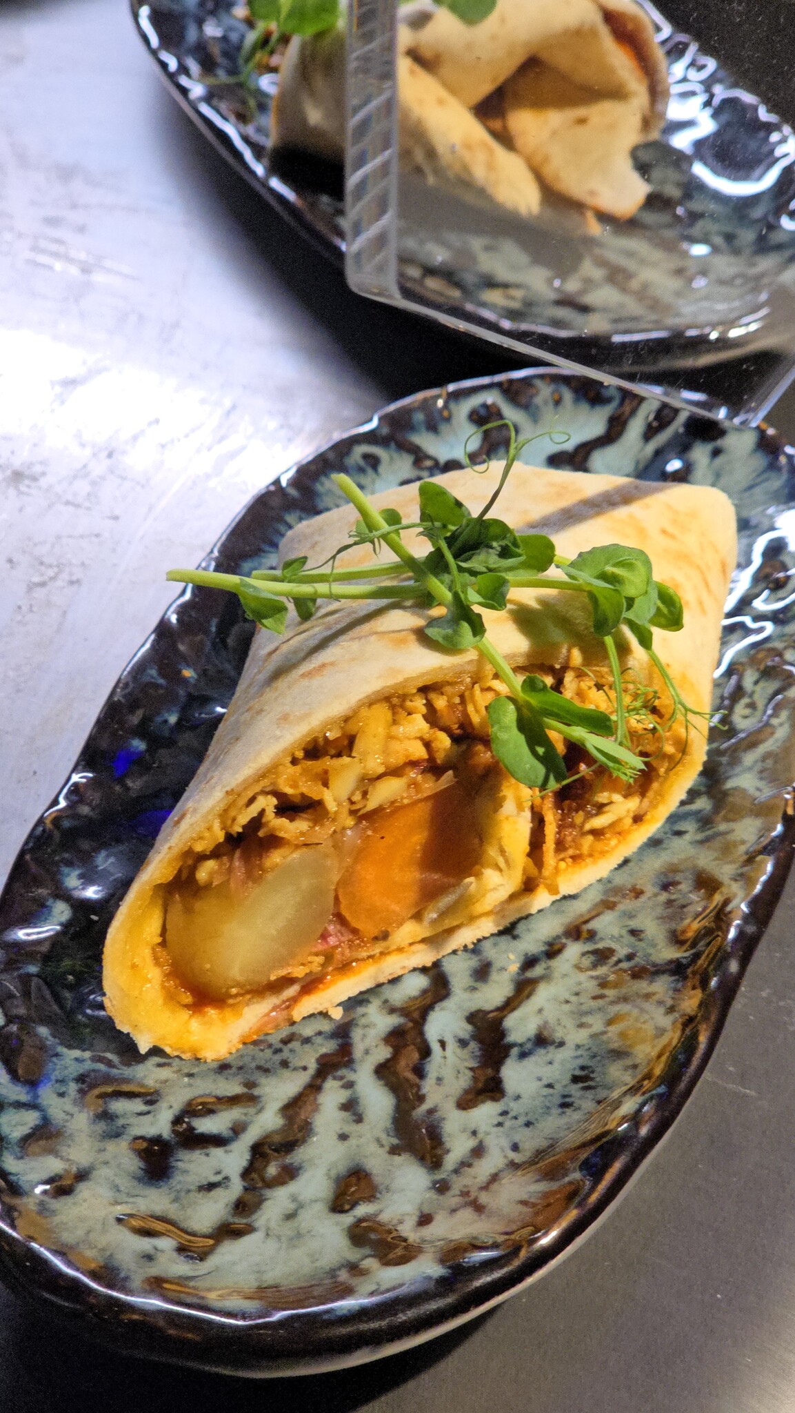 Qookingtable serves in 'Sakura' plates
