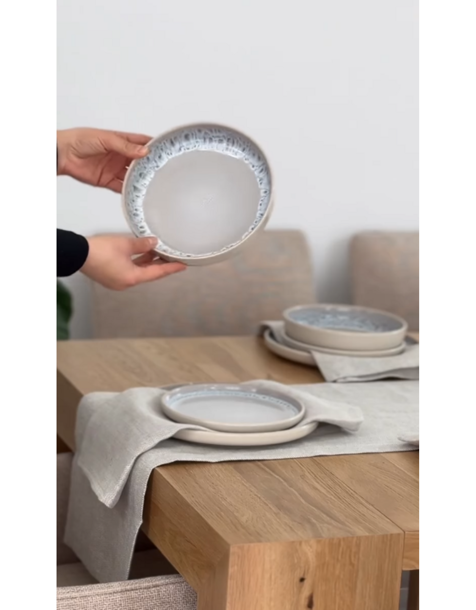 Arca Arca Reactive Grey round plate with raised rim, grey, 27cm, stackable