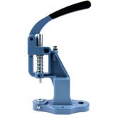 Handpers zeilringen en drukknopen monteren