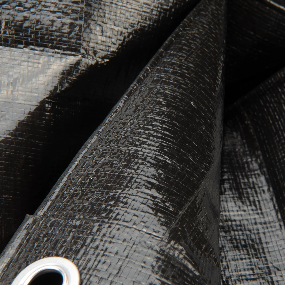 4x6 zwart 170gr afdekzeil met zeilringen - bouwzeil