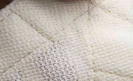 Kwaliteit en levensduur van zonwering: wat bepaalt hoe lang je doek meegaat?