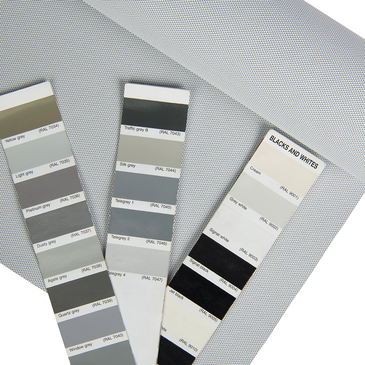 Screendoek blackout lichtgrijs per meter – maximale zonwering (opaak)
