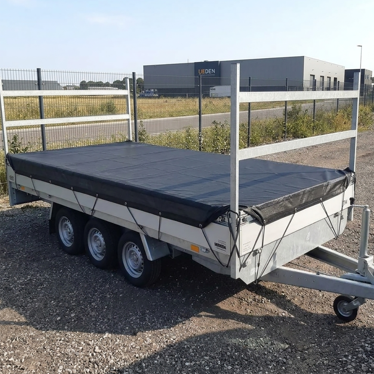 Aanhangernet PVC 350x500 cm met zeilringen zwart fijnmazig