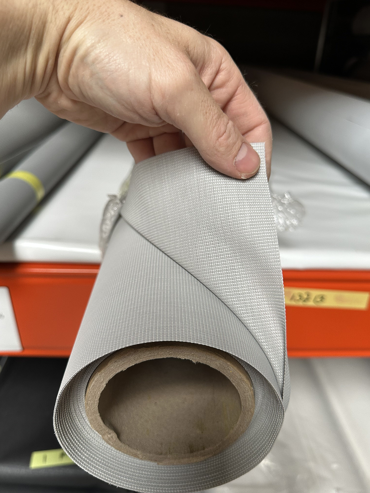 Screendoek geweven 3% lichtgrijs per meter – sterke zonwering met behoud van zicht