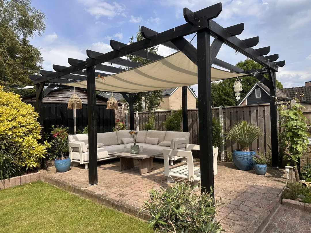 schaduwdoek terras zomer