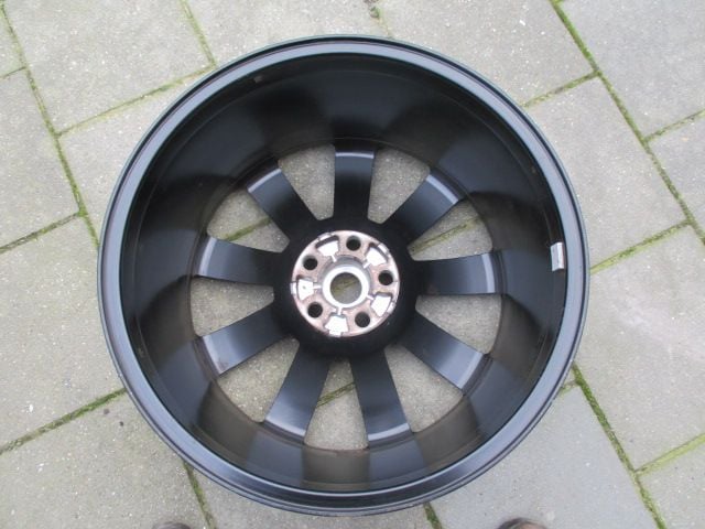 land rover LR078418  21 INCH WHEEL - ALLOY