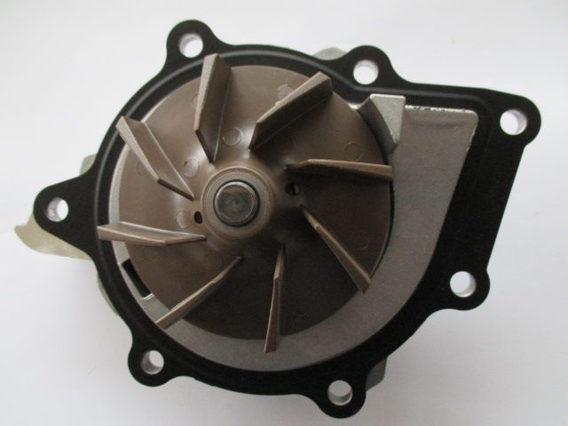 LR011694 - Water Pump 2.2 Diesel