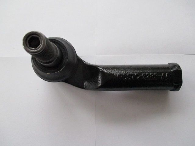 LR002609  Steering Track Rod End RH