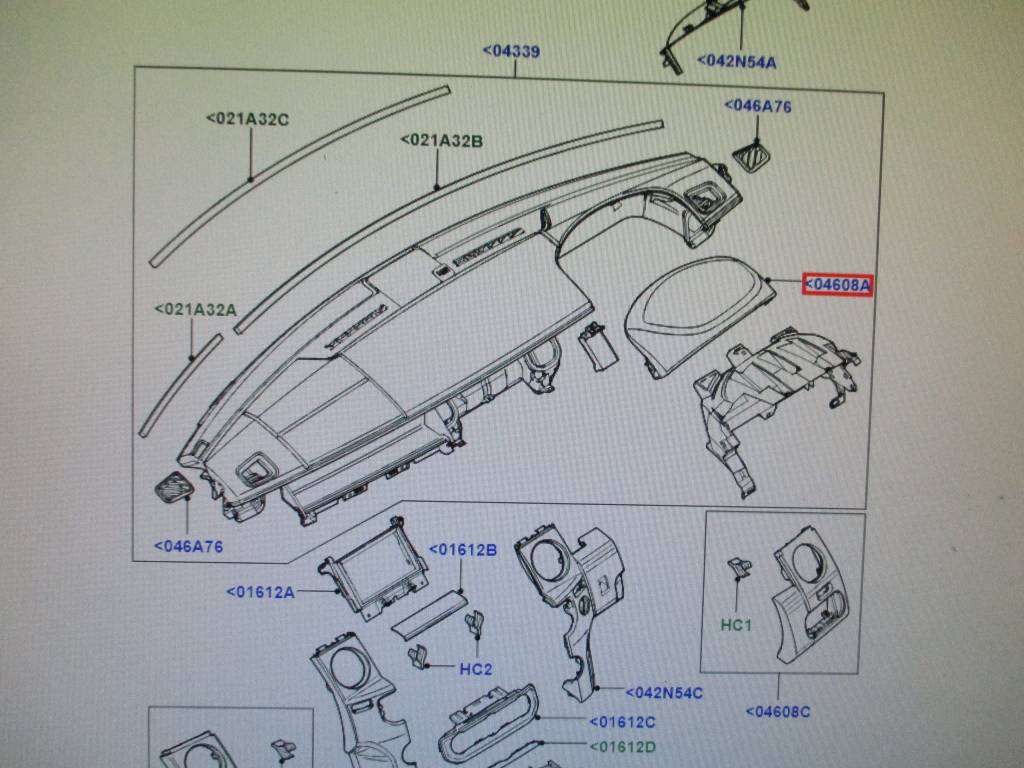 LR013646 Instrument Panel, Upper