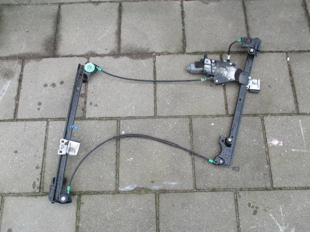 LR006371 2 Window Regulator Fr/Rh