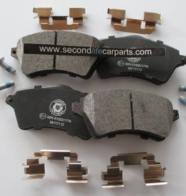 lr021899G  Brake Pads FRONT  Freelander