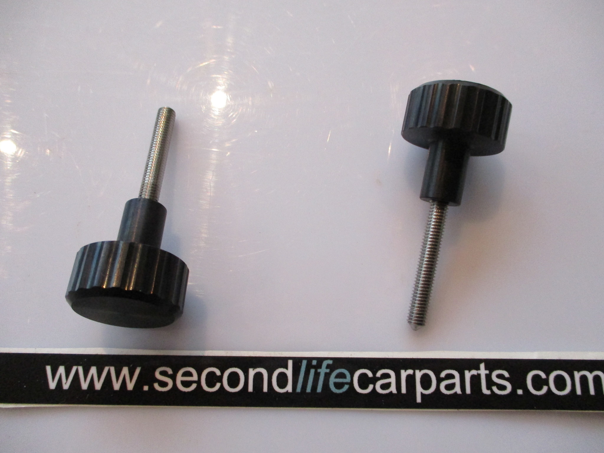 MTC9968 Fuse Box Screw Second Life Carparts