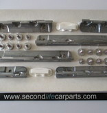 LR049928  ROOF RAILS & CROSSBARS FIXING KIT