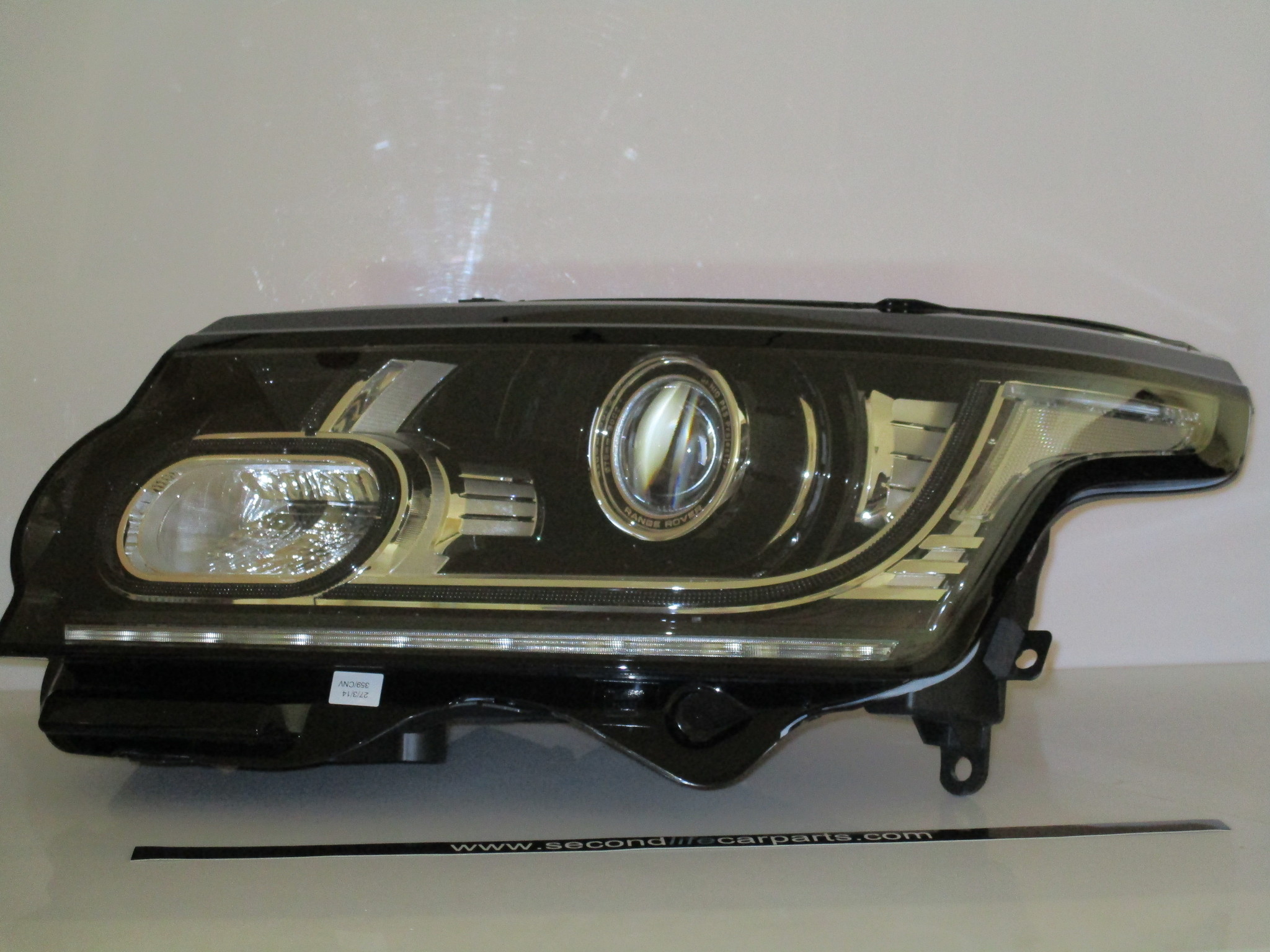 LR046925  LR067211  Headlight LEFT L.H.D