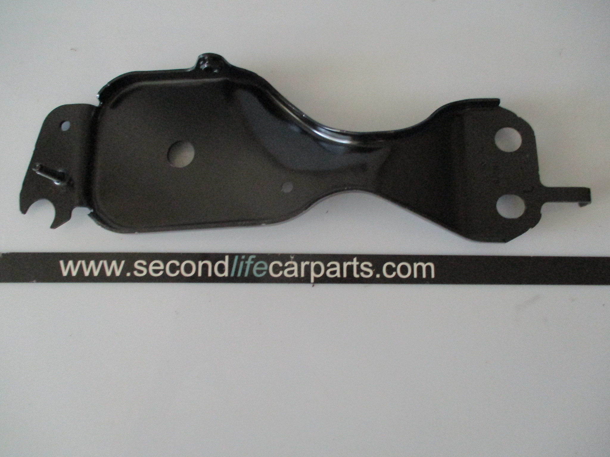 LR126222 Rear Bracket