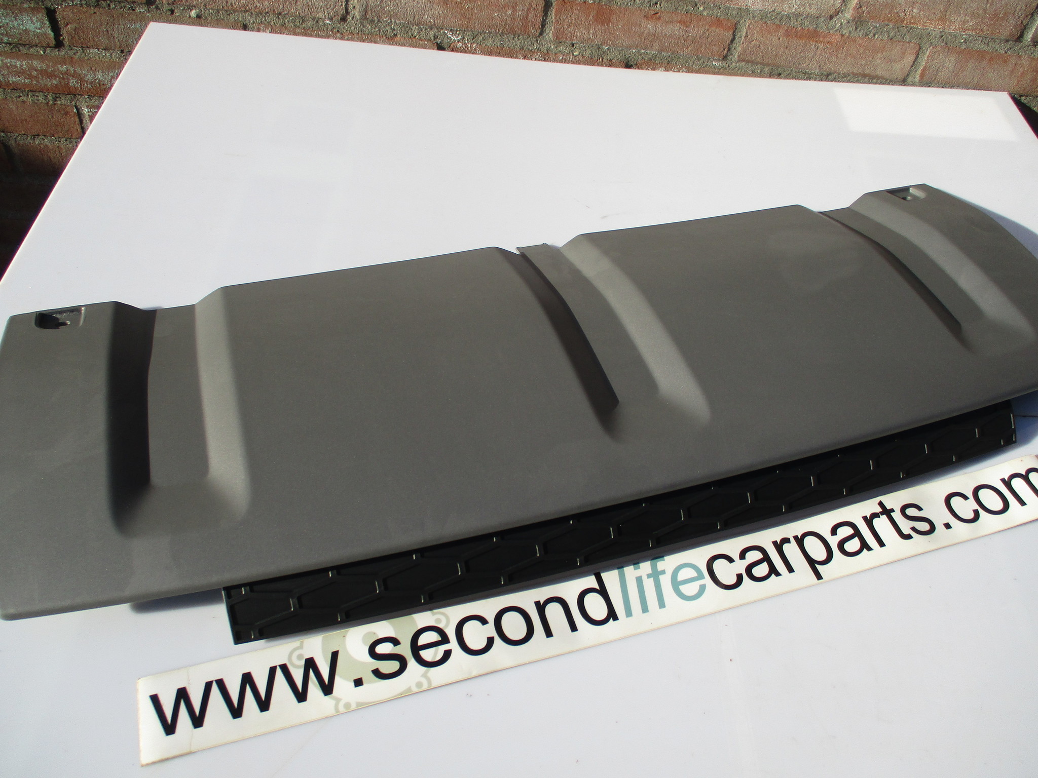 LR061242 Front Bumper Cover Second Life Carparts