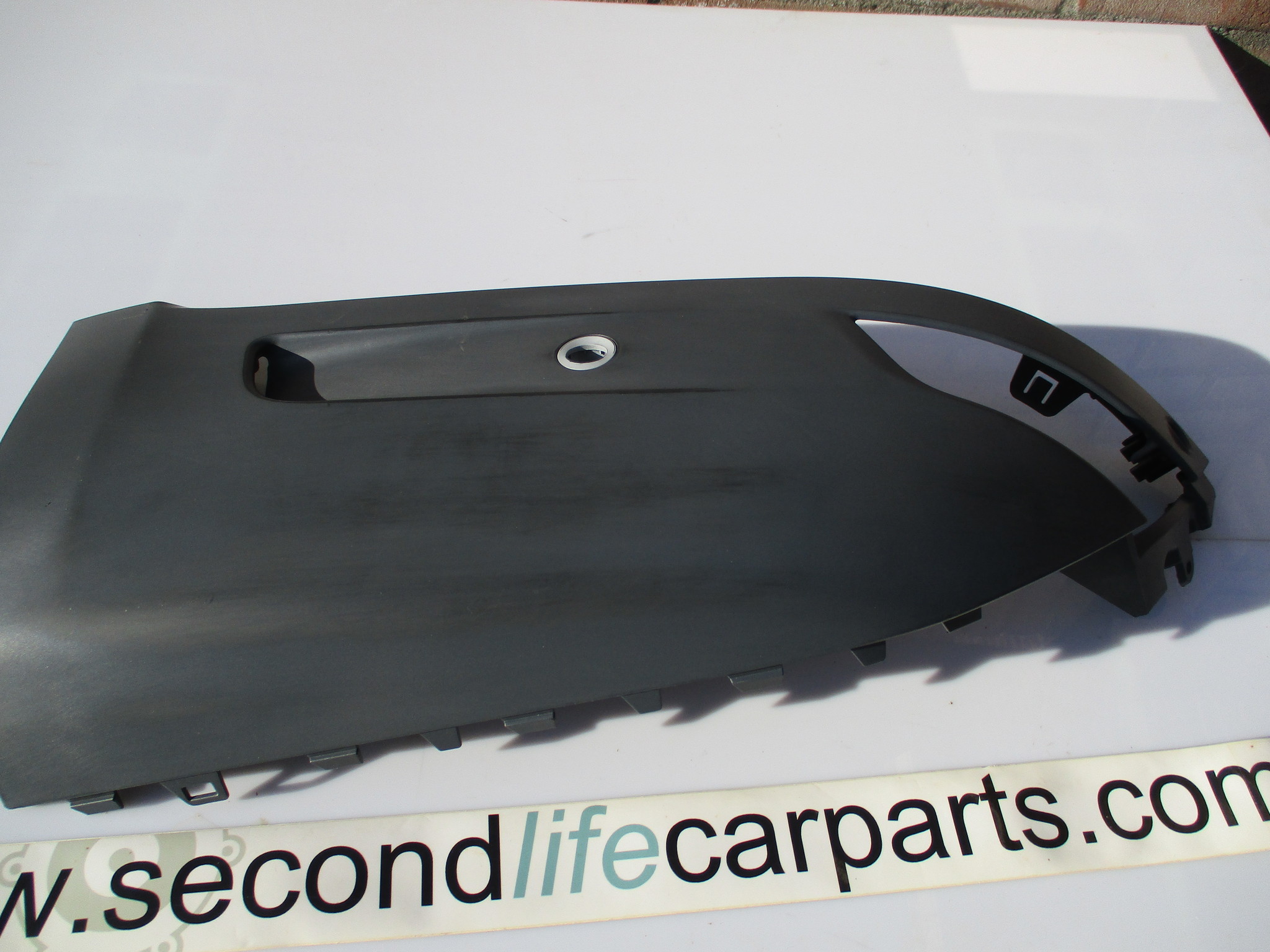 LR045261 Rear Bumper Side Trim