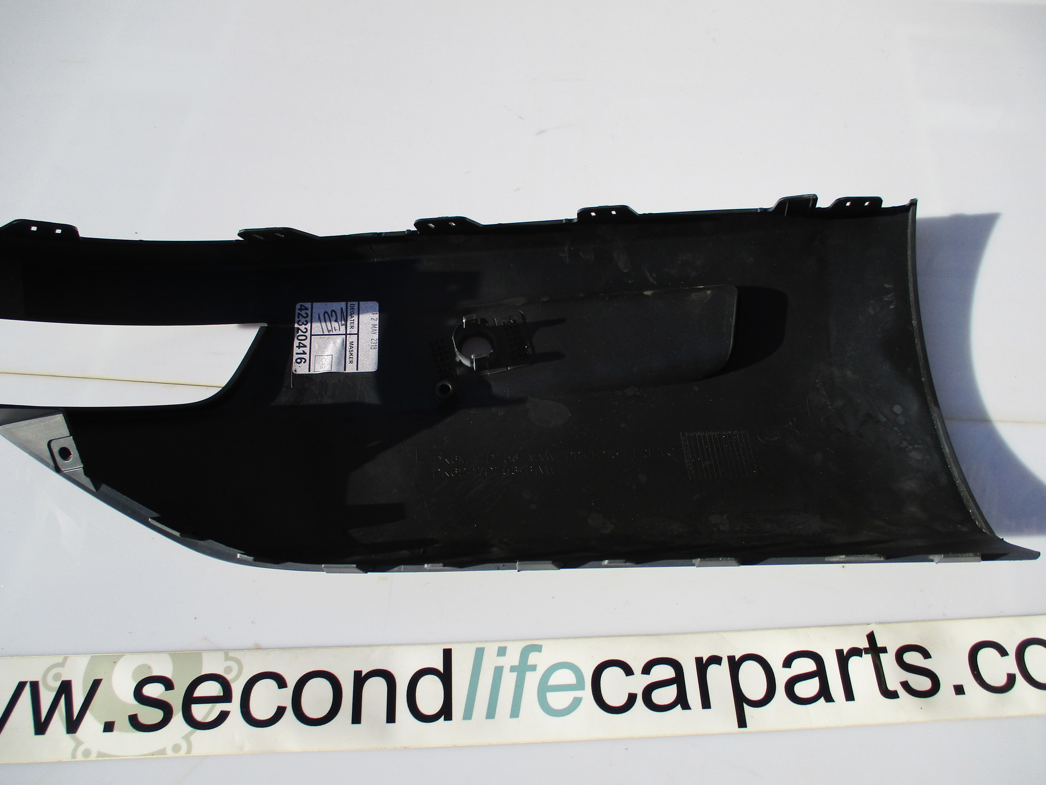 LR045261 Rear Bumper Side Trim