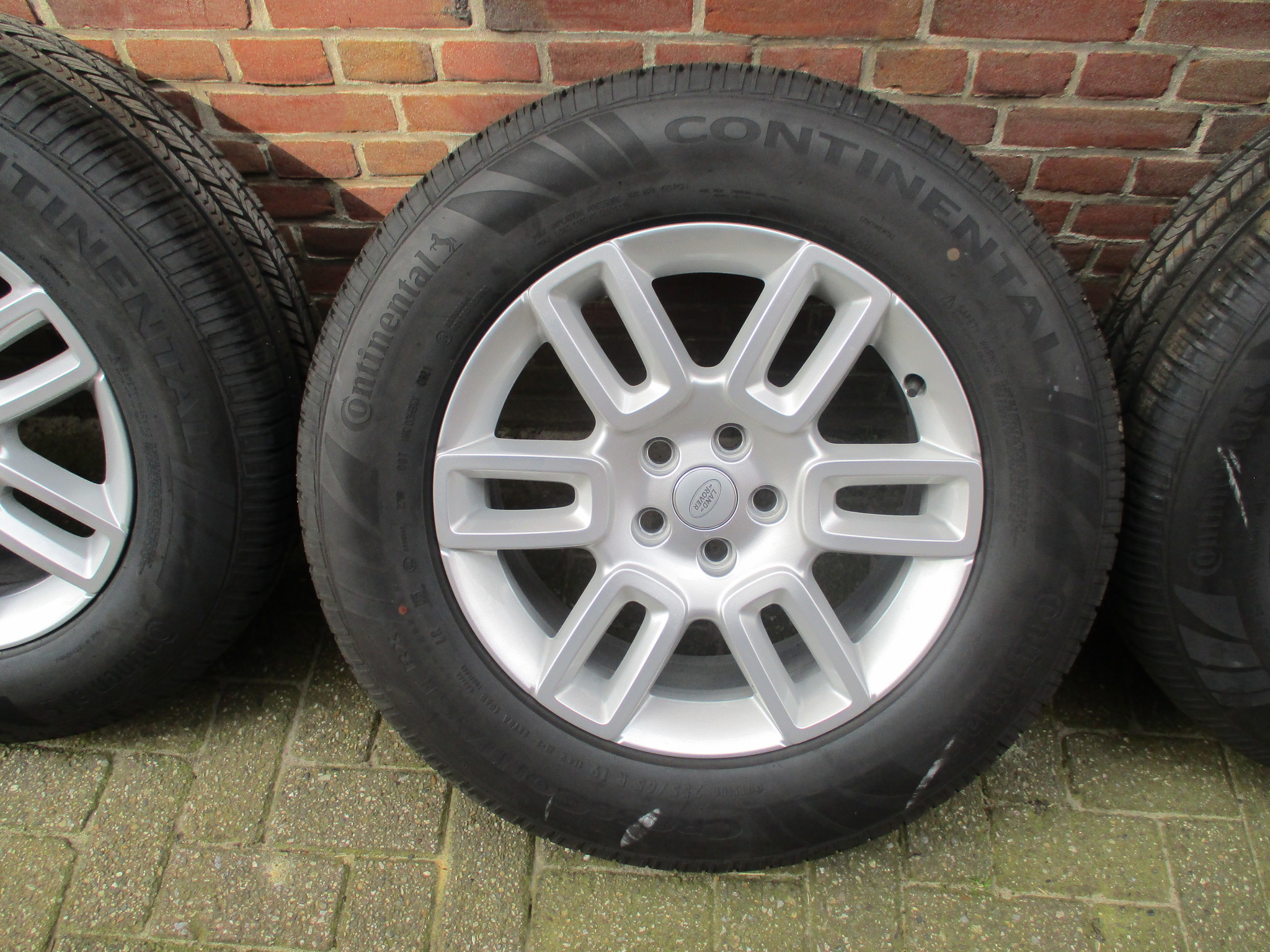 lr129107 19inch velgen met banden