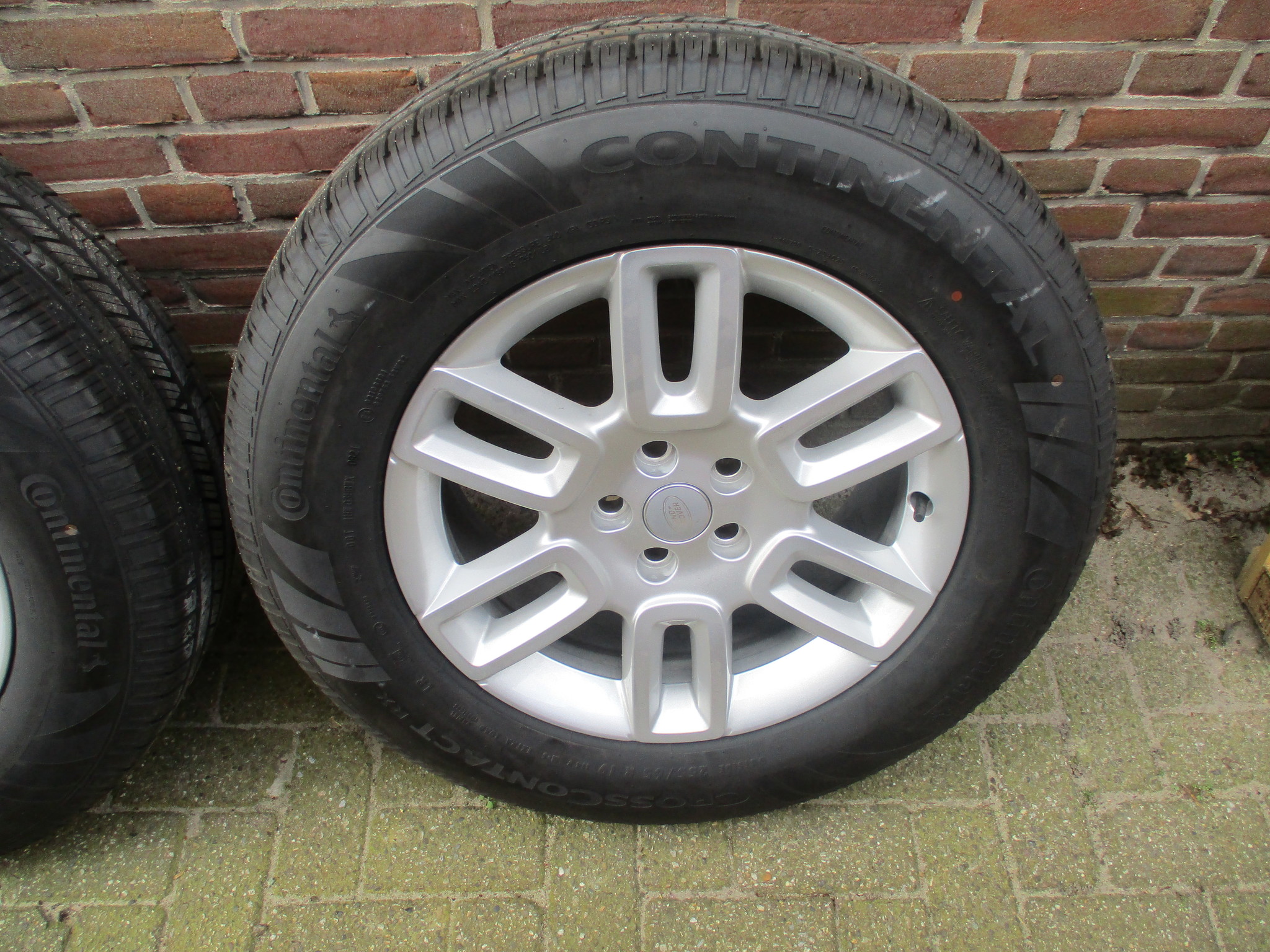 lr129107 19inch velgen met banden