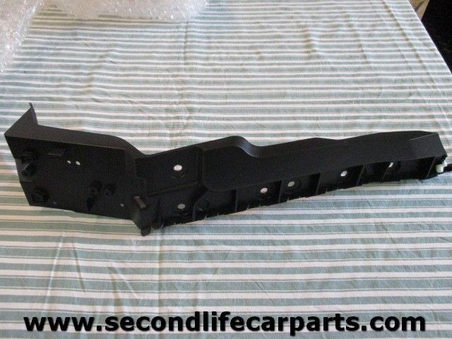 Land Rover lr055888  BUMPER MOUNTING