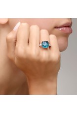 Pomellato Pomellato Nudo Maxi ring in 18 krt. witgoud met London blue topaas en witte diamanten