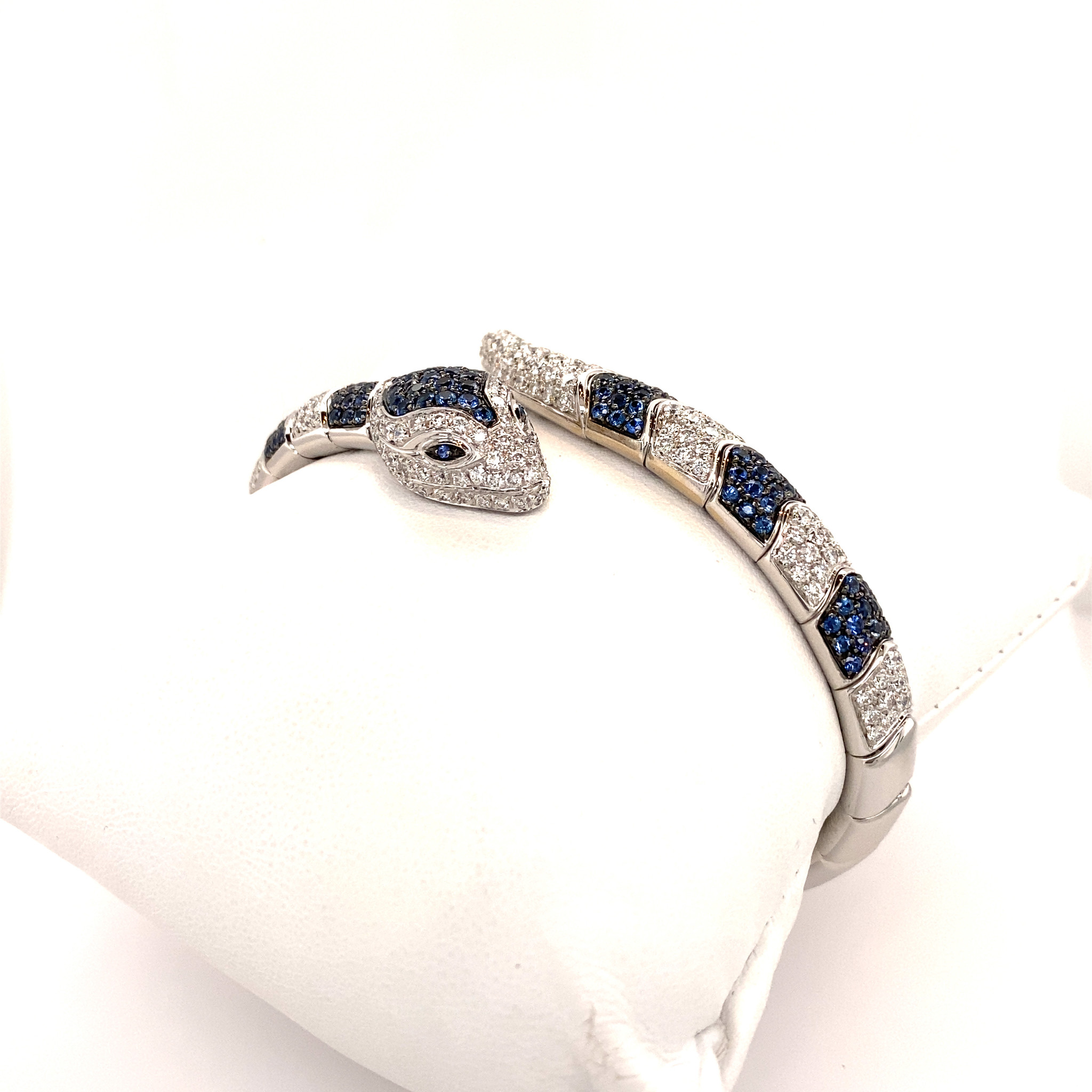 Leo Pizzo Leo Pizzo Animalia slangarmband met blauwe saffier en witte diamant