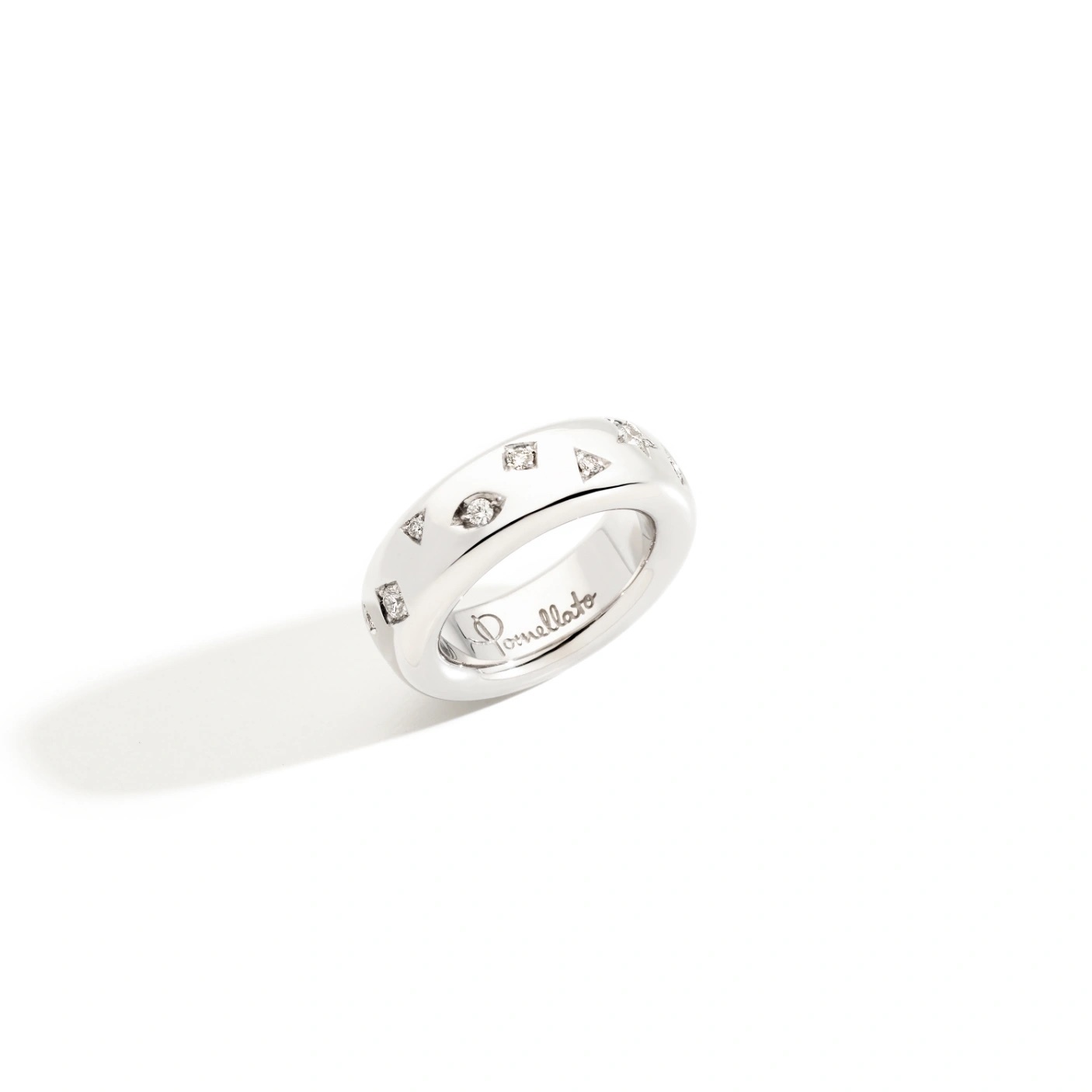 Pomellato Pomellato Iconica ring in 18 krt. witgoud met witte diamanten