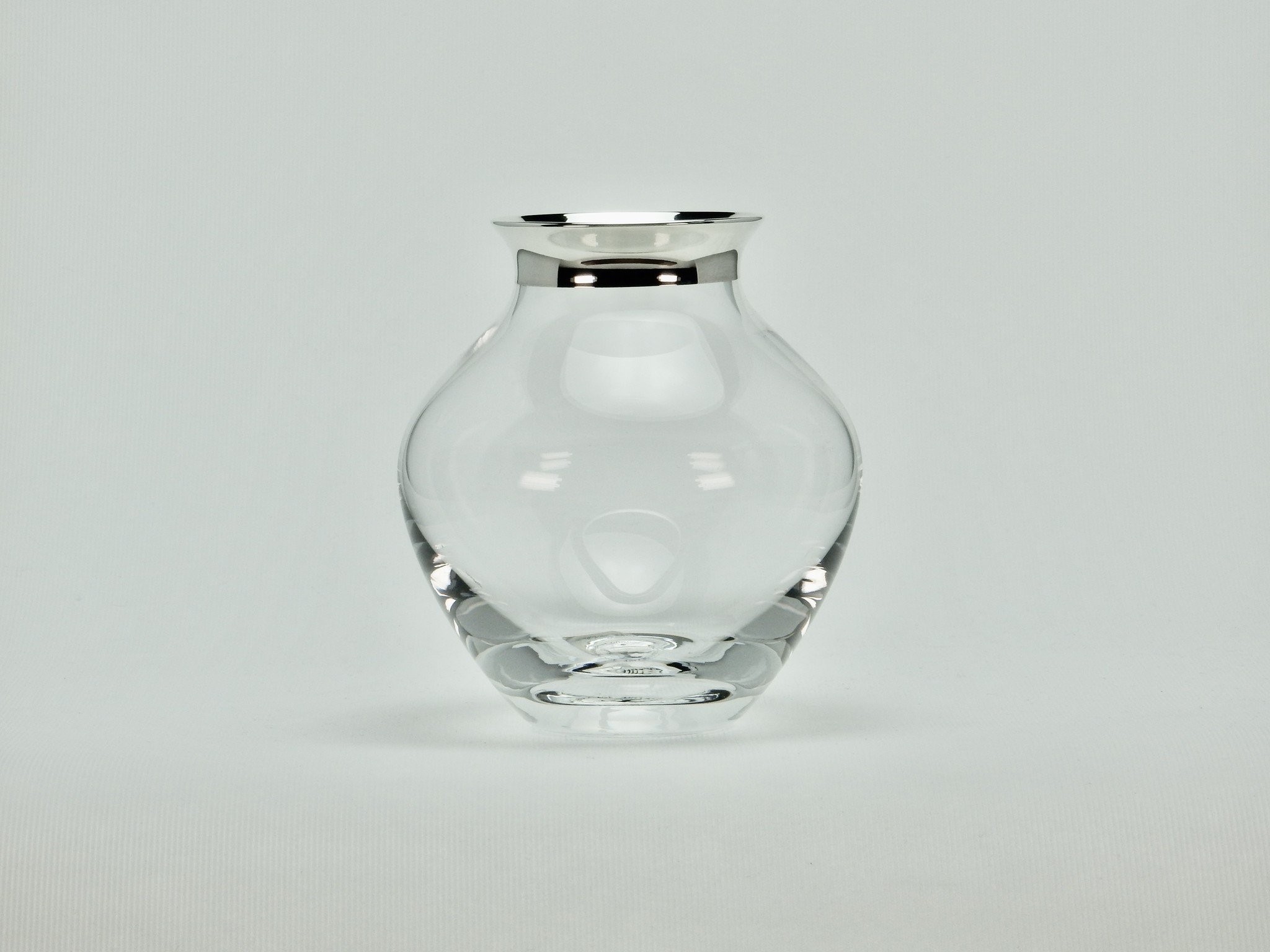 Kristallen vaasje met rand in 925 zilver, 110 mm hoog