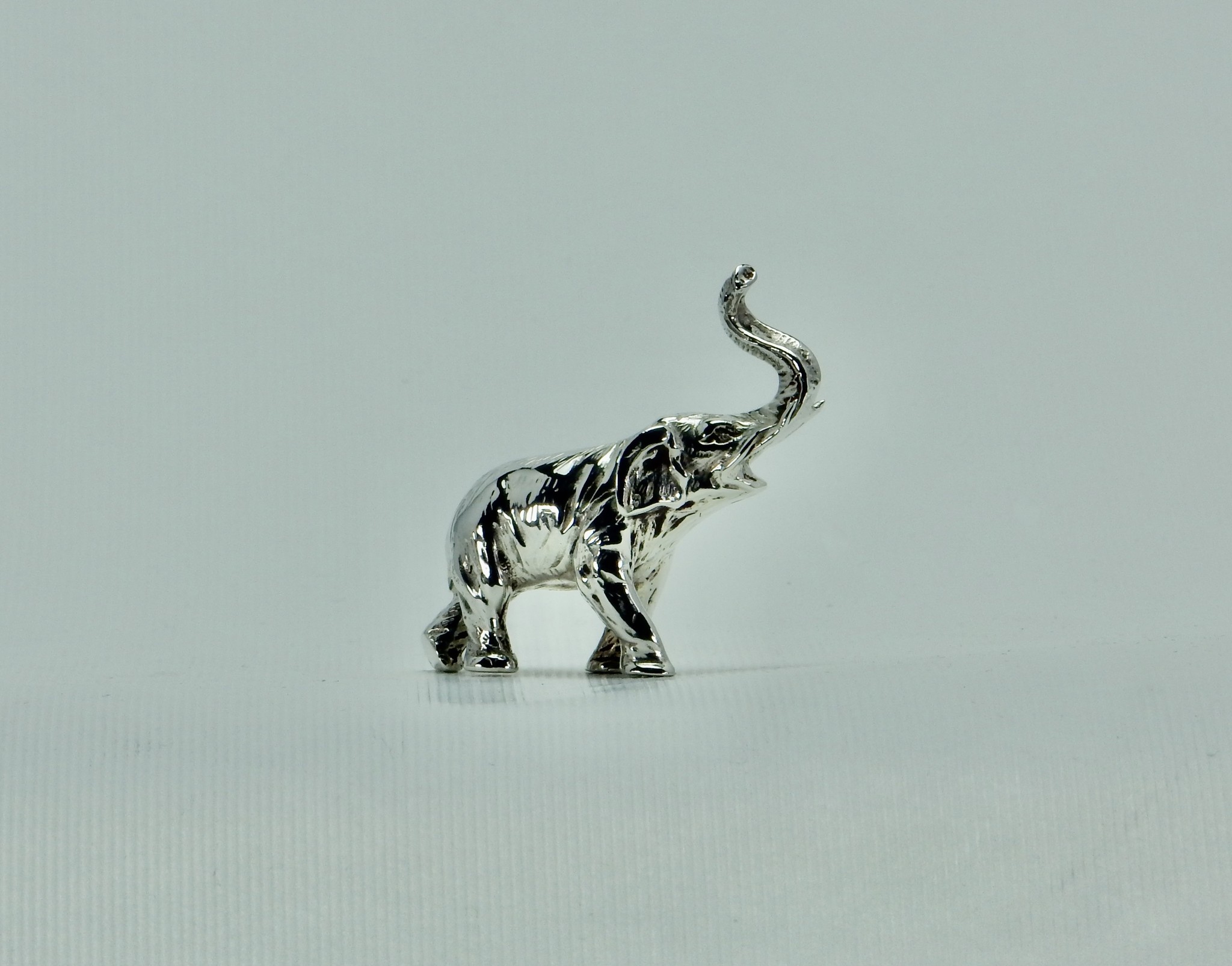 Miniatuur van een olifant in 925 zilver, 45 mm