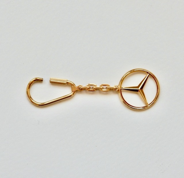 Sleutelhanger van Mercedes-Benz in 14 krt. geelgoud, 93 mm lang