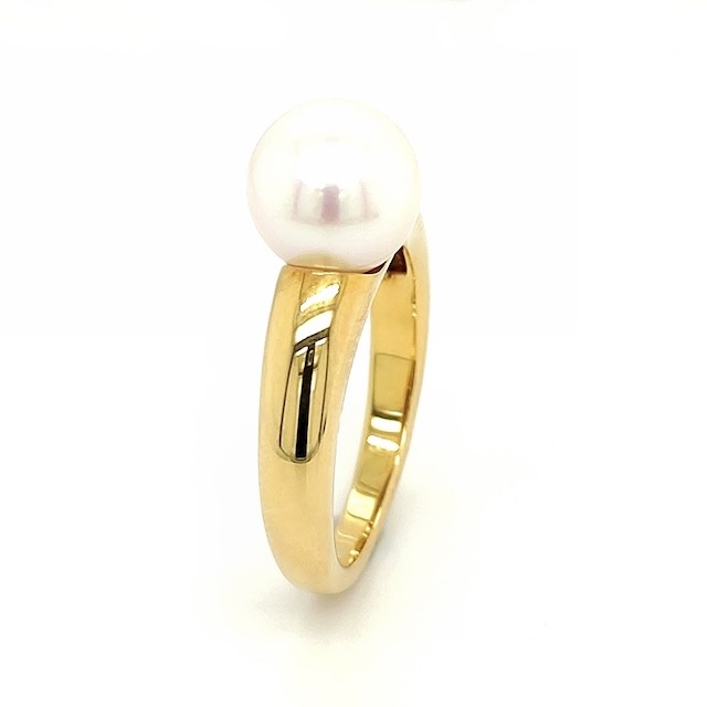 Private Label CvdK Private Label CvdK ring in 18 krt. geelgoud met een parel