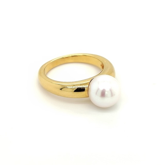 Private Label CvdK Private Label CvdK ring in 18 krt. geelgoud met een parel